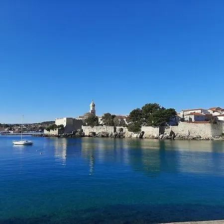 Apartment Family Anna °1 In The Centre Of Krk Krk Town