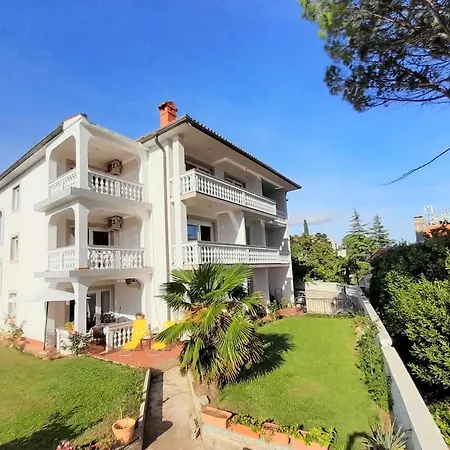Apartment Family Anna °1 In The Centre Of Krk *
